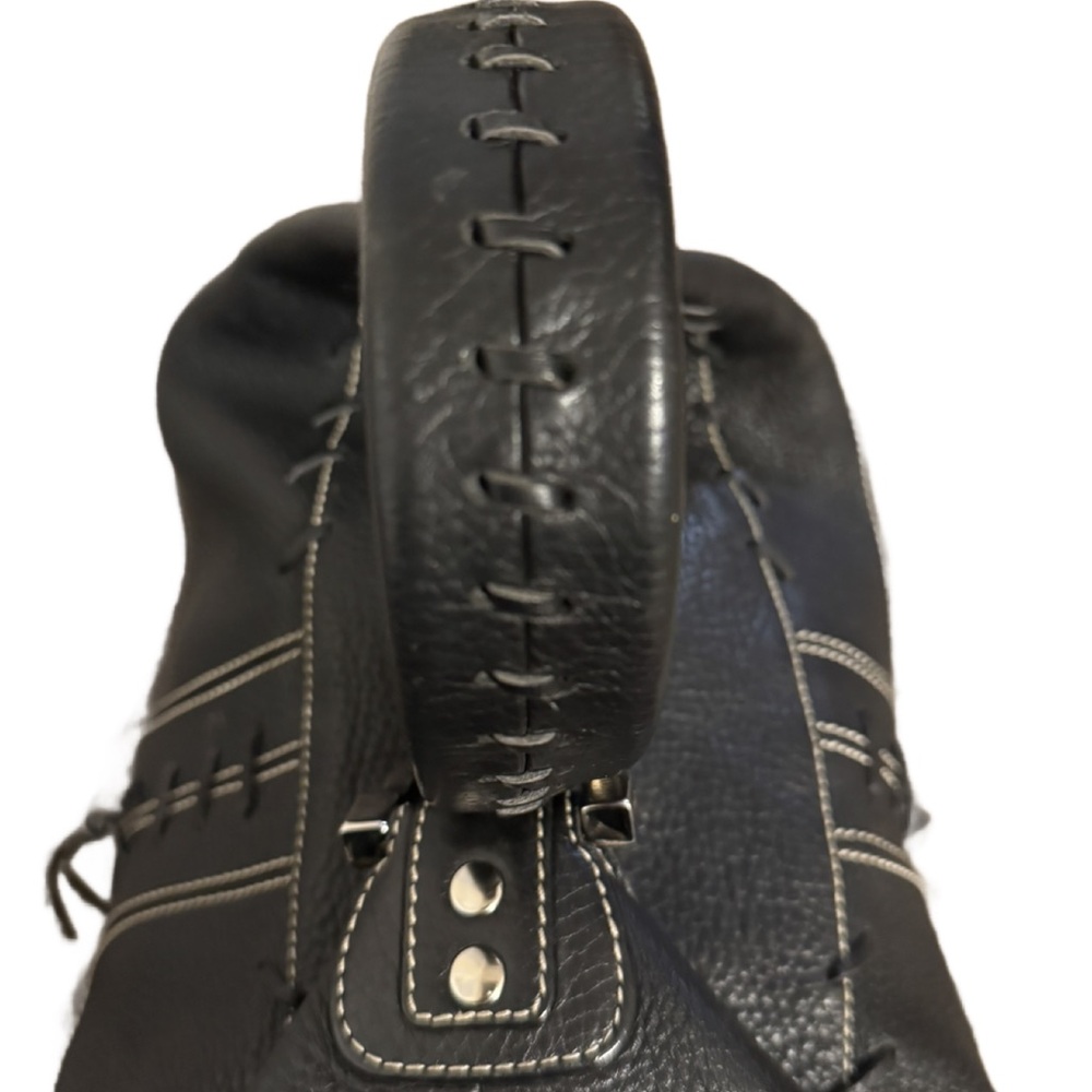 Chic Black Leather Shoulder Bag - Picture 3 of 7